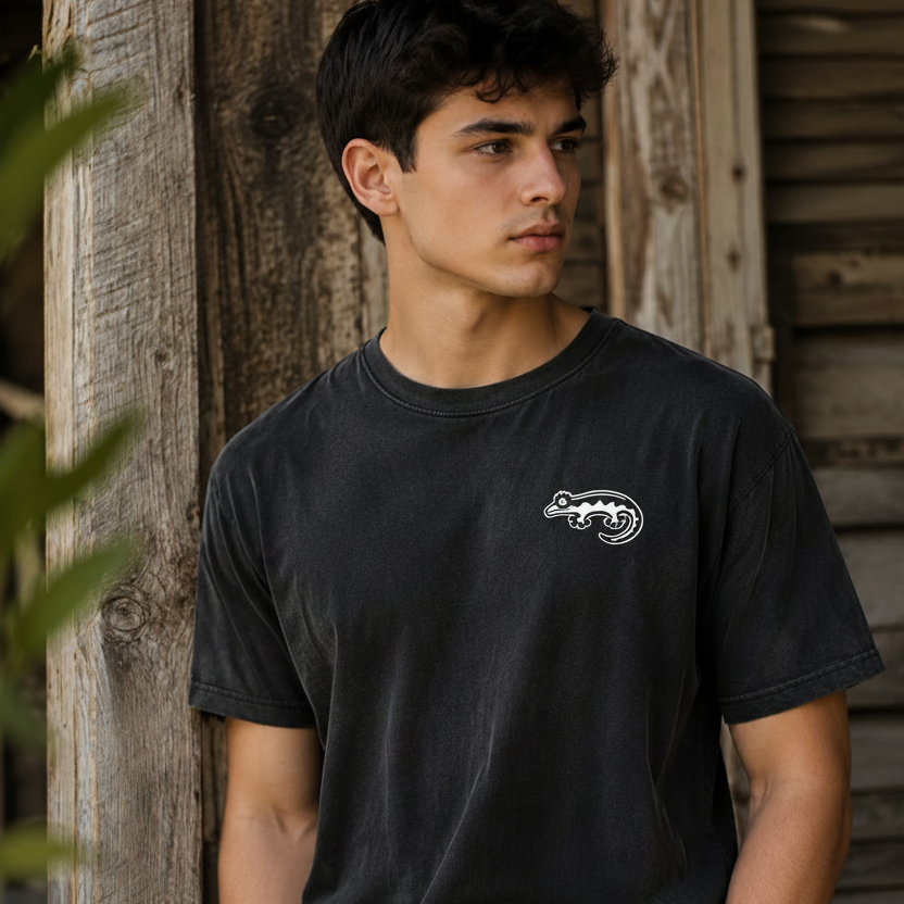 Minimal Gecko Comfort Colors Tee