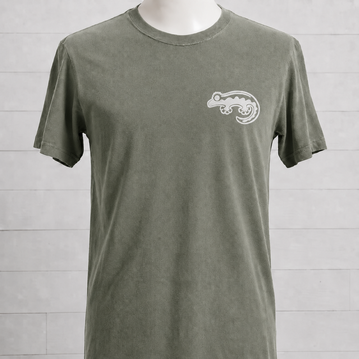 Minimal Gecko Comfort Colors Tee