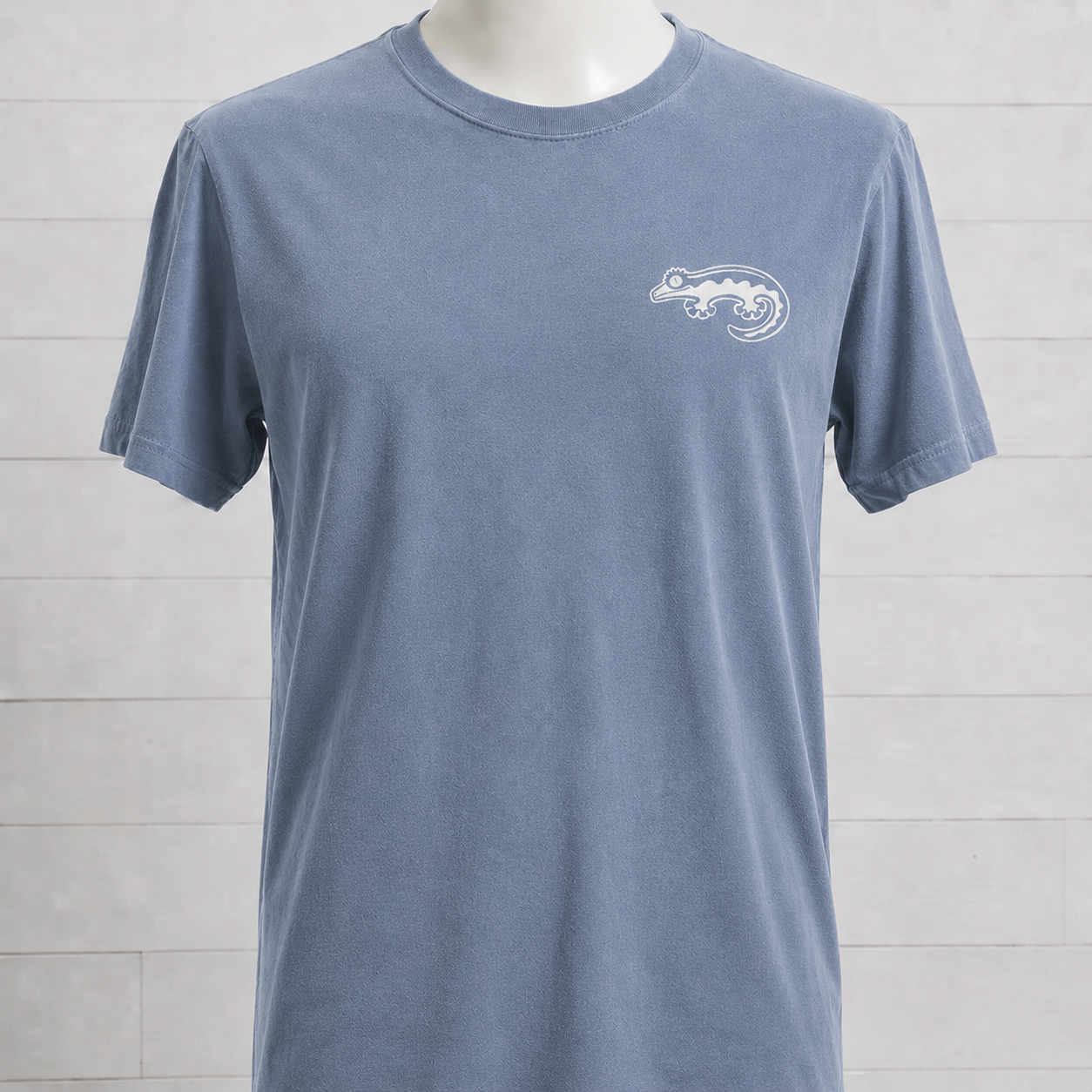 Minimal Gecko Comfort Colors Tee